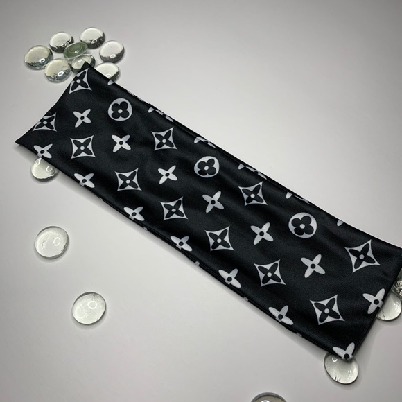 Cute and Stylish Headband - Picture 1 of 2